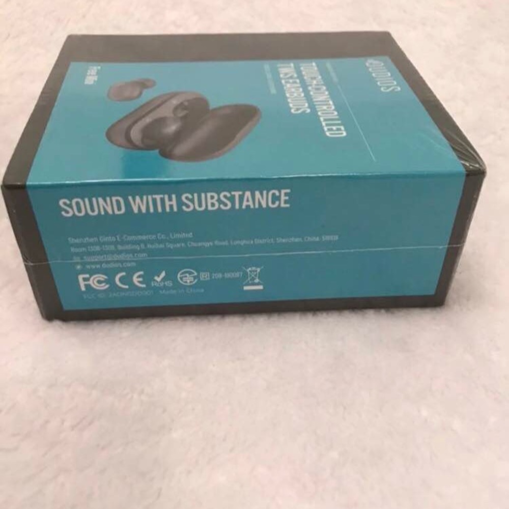 Mini Wireless Earbuds - Picture 2 of 3